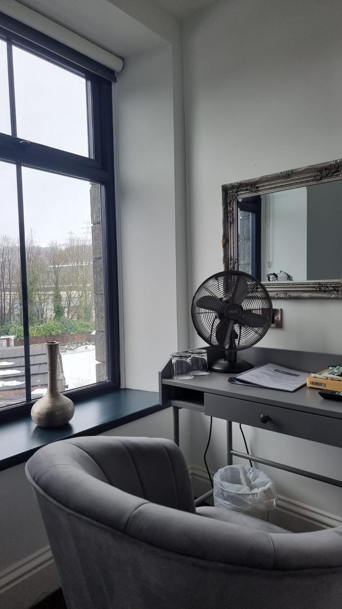 The Friendship Hotel Stocksbridge  Экстерьер фото