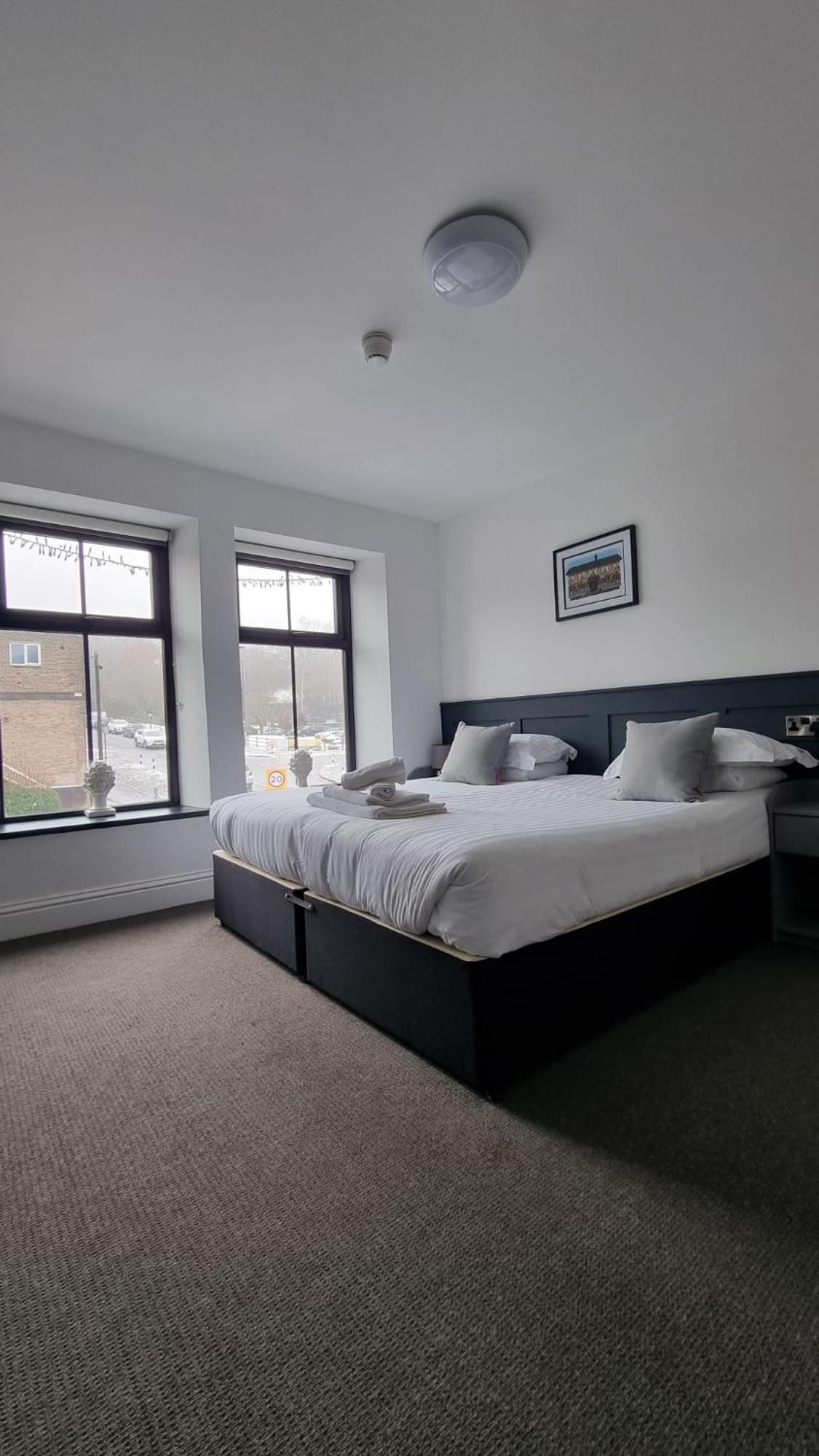 The Friendship Hotel Stocksbridge  Экстерьер фото